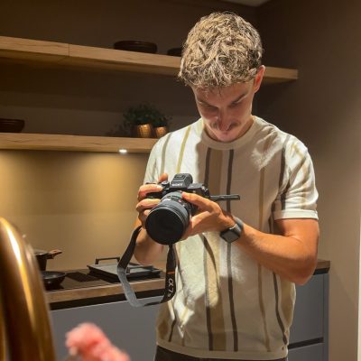 Jordi met camera in zijn hand